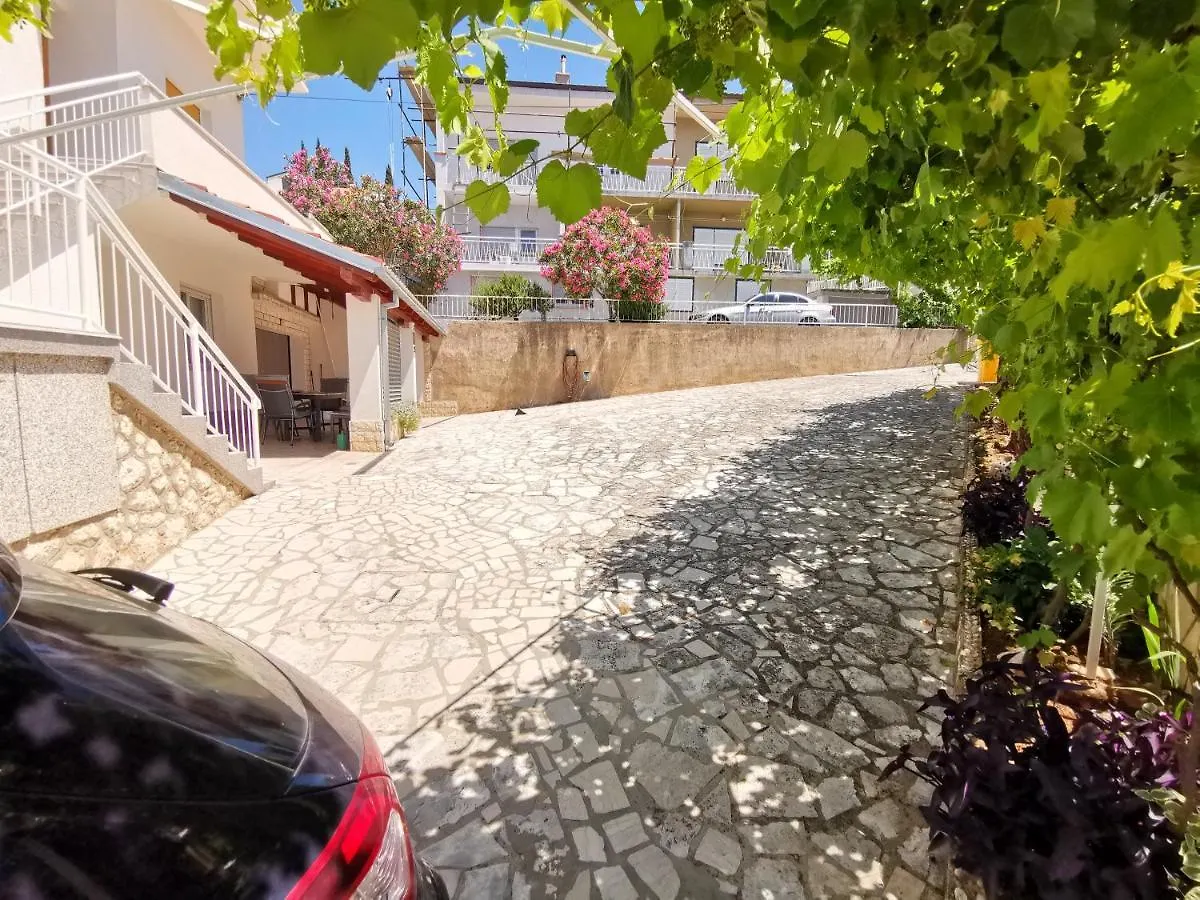 Apartments Maja Dramalj 0*,  Croatia