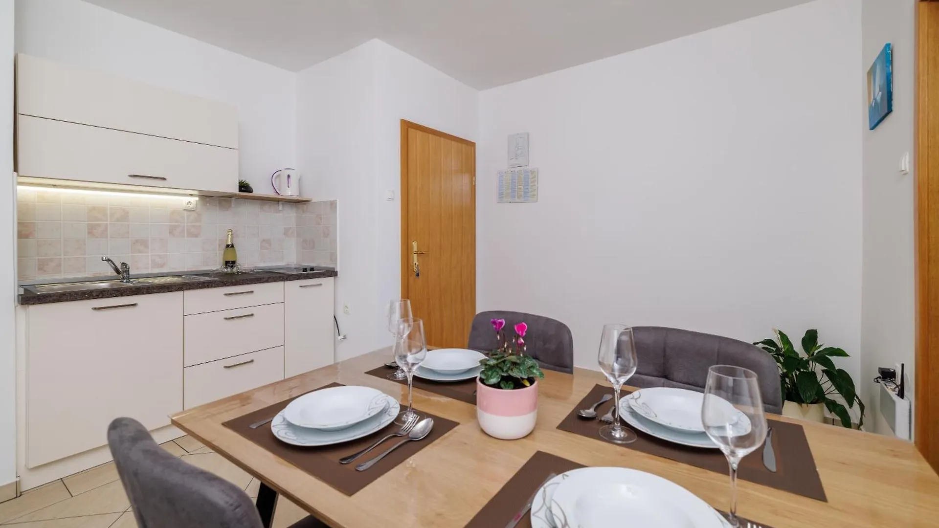 Apartments Maja Dramalj 0*,  Croatia