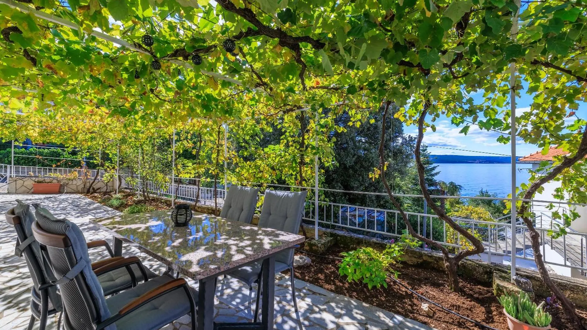 Apartments Maja Dramalj 0*,  Croatia